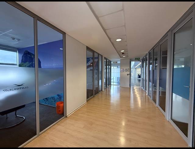 481M² OFFICE TO LET IN PARKTOWN